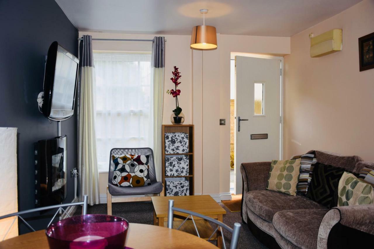 8 York Mews Apartment เชพตันมัลเล็ต ภายนอก รูปภาพ